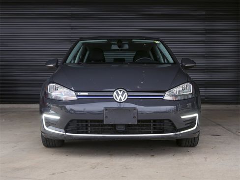 Used 2019 Volkswagen e-Golf SE w/ Driver Assistance Package image 10