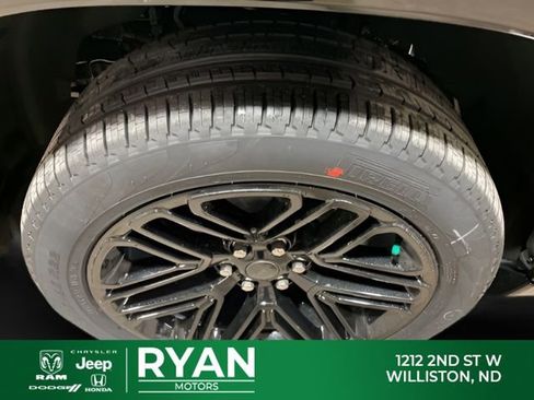 New 2026 Jeep Grand Wagoneer L Limited AWD/4WD image 25