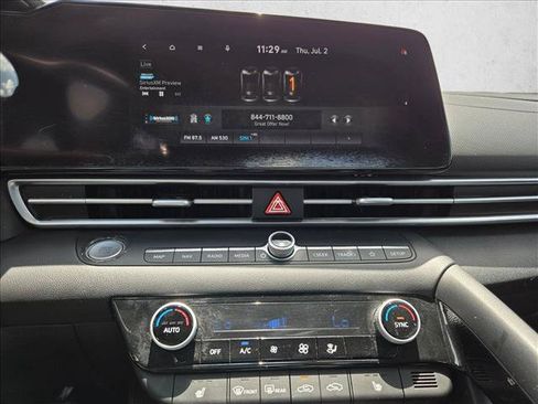 Used 2021 Hyundai Elantra Limited FWD image 14