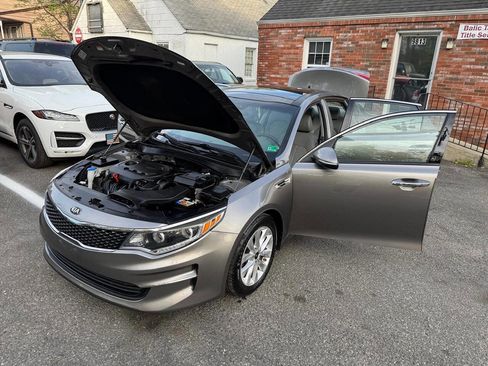 Used 2017 Kia Optima EX w/ Premium Package FWD image 12