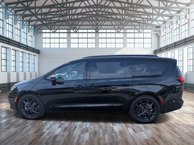 Used 2025 Chrysler Pacifica Limited FWD image 6