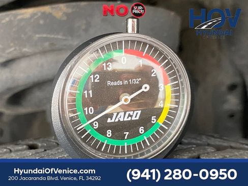Used 2020 Toyota Highlander LE FWD image 41