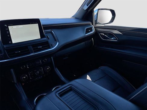 Used 2023 Chevrolet Suburban Premier image 23