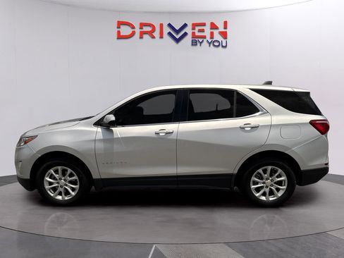 Used 2020 Chevrolet Equinox LT FWD image 2