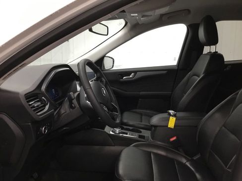 Used 2024 Ford Escape Platinum image 5