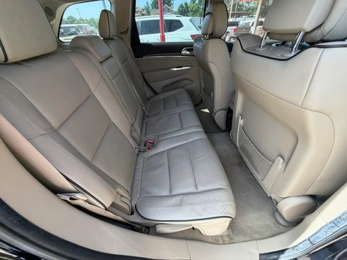 Used 2014 Jeep Grand Cherokee Overland AWD/4WD image 16