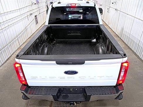 Used 2024 Ford F350 XLT AWD/4WD image 11