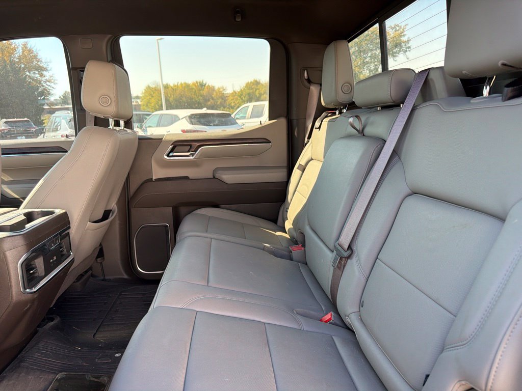 Used 2023 GMC Sierra 1500 SLT w/ SLT Premium Plus Package AWD/4WD image 7