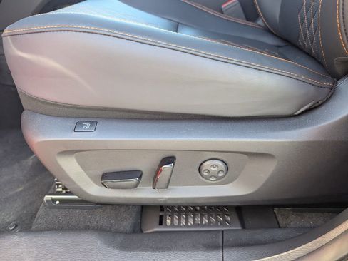 Used 2025 Mitsubishi Outlander 4WD Plug-In Hybrid image 28