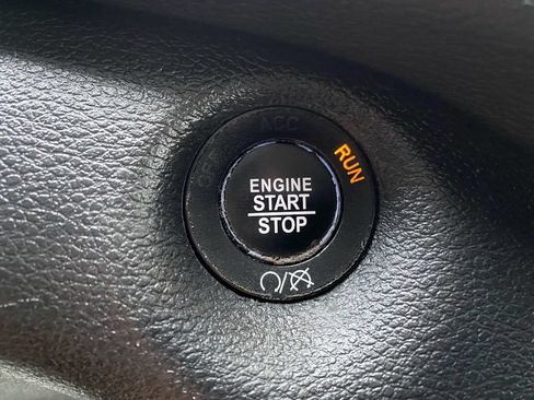 Used 2020 Jeep Cherokee Trailhawk w/ Cold Weather Group AWD/4WD image 38