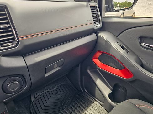 Used 2024 Nissan Frontier Pro-X RWD image 27