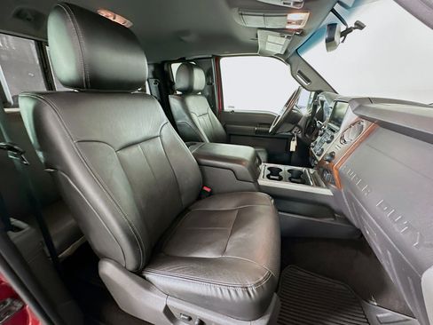 Used 2015 Ford F250 Lariat w/ Chrome Package image 28