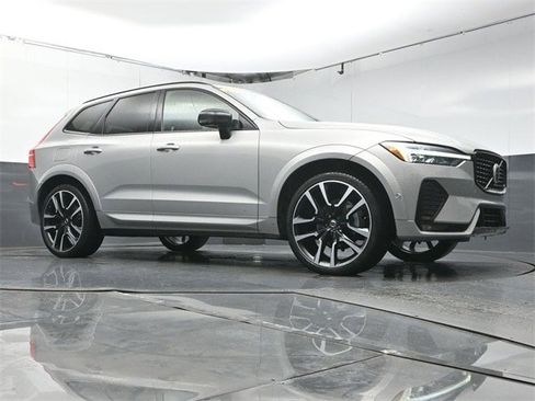 Used 2023 Volvo XC60 B5 Ultimate w/ Protection Package Premier FWD image 40