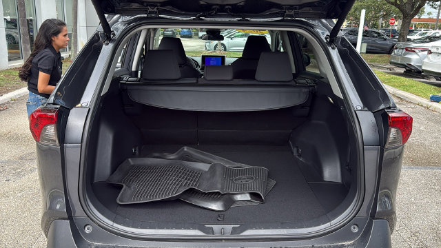 Used 2024 Toyota RAV4 XLE w/ Convenience Package FWD image 9