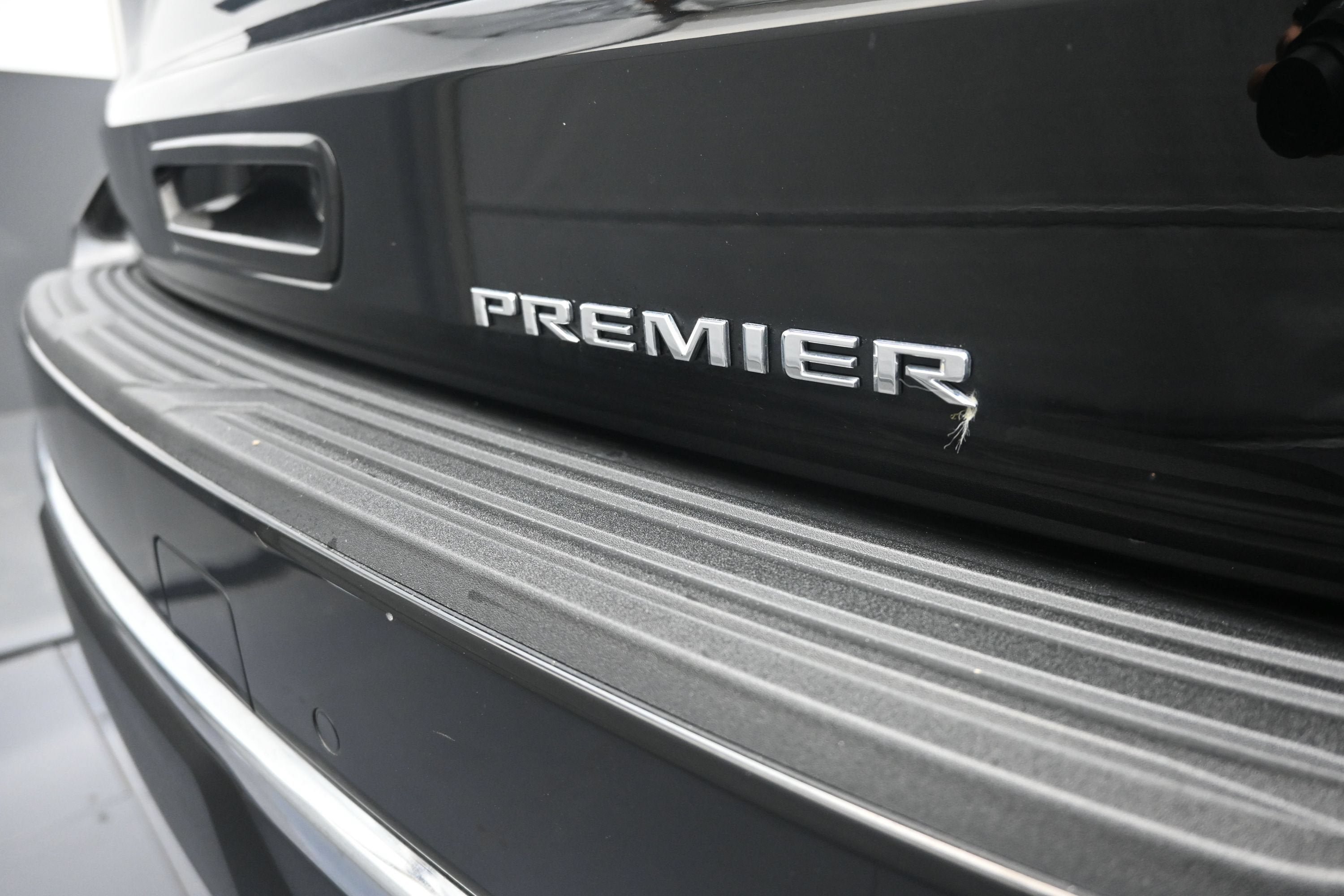 Used 2024 Chevrolet Tahoe Premier w/ Premium Package AWD/4WD image 43