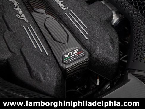 Used 2025 Lamborghini Revuelto Base image 55