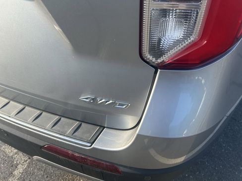 Used 2021 Ford Explorer Limited w/ Equipment Group 301A image 13