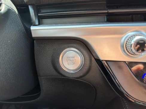Certified 2023 Kia Telluride EX w/ EX Captain's Chair Package FWD image 7