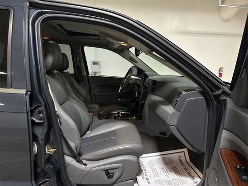 Used 2007 Jeep Grand Cherokee Limited w/ Trailer Tow Group IV image 20