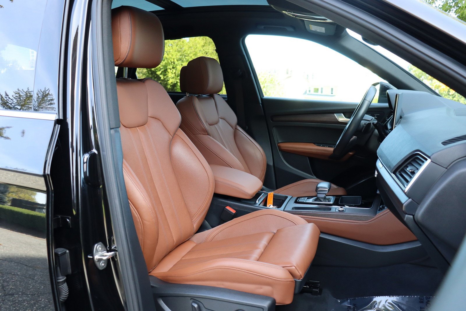 Used 2022 Audi Q5 2.0T Premium Plus w/ Premium Plus Package AWD/4WD image 19