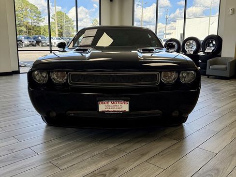 Used 2013 Dodge Challenger R/T image 2