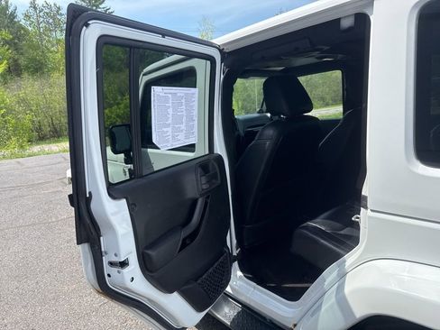 Used 2014 Jeep Wrangler Unlimited Sahara AWD/4WD image 24