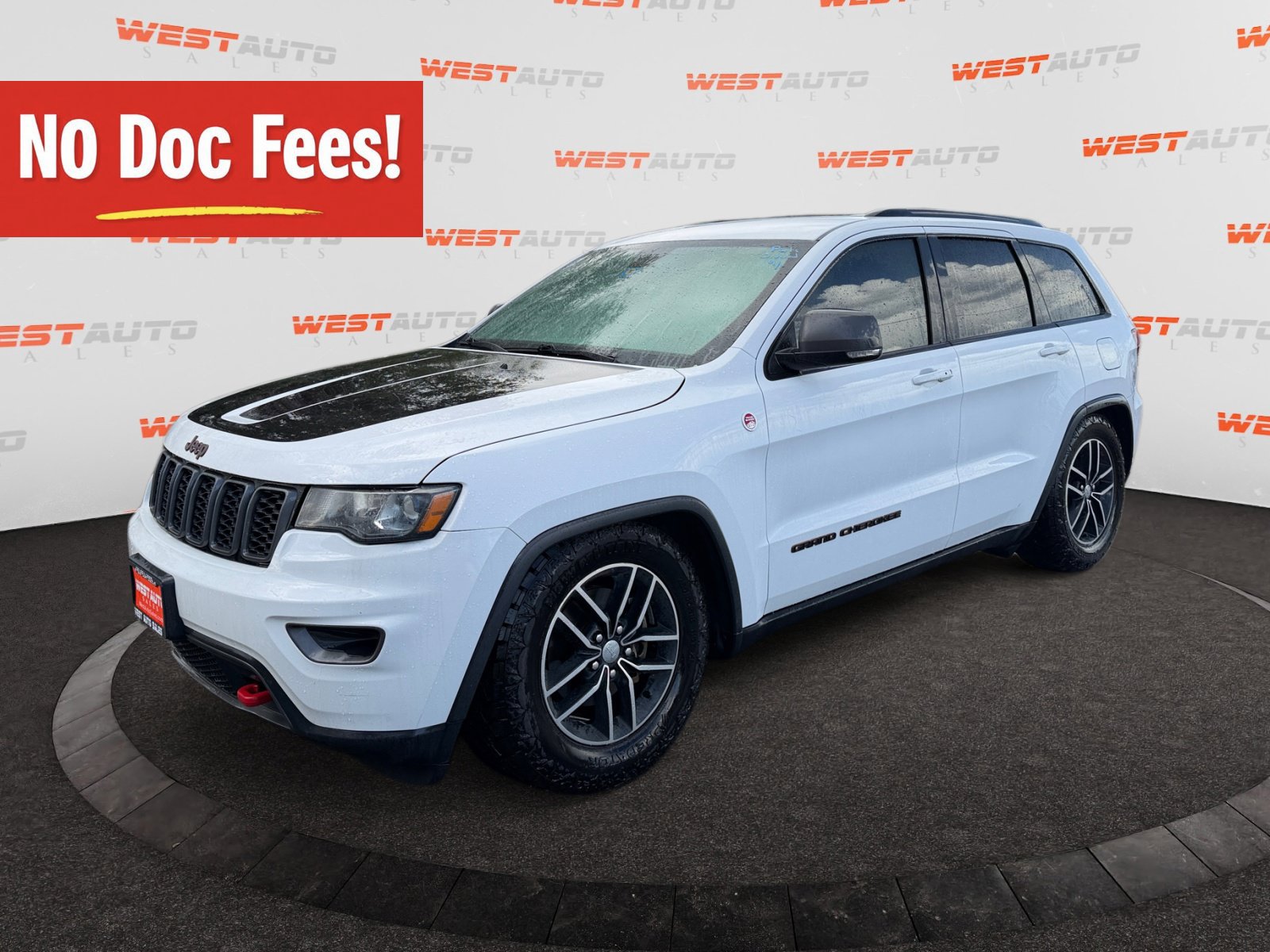 Used 2018 Jeep Grand Cherokee Trailhawk AWD/4WD image 1