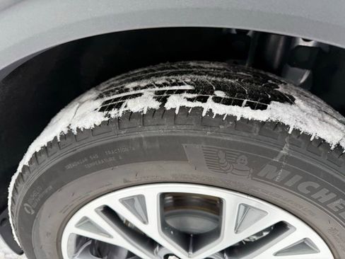 Used 2022 Ford Escape SEL image 40