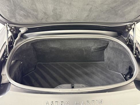 Used 2022 Aston Martin V8 Vantage Roadster image 22