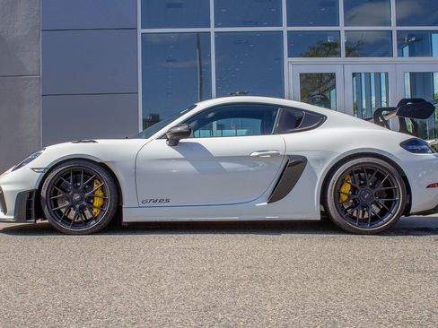 Used 2024 Porsche 718 Cayman GT4 RS w/ Weissach Package image 7
