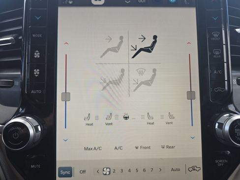 Used 2024 RAM 2500 Laramie image 31