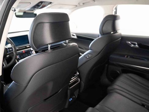 Used 2025 Genesis GV80 2.5T Standard image 32