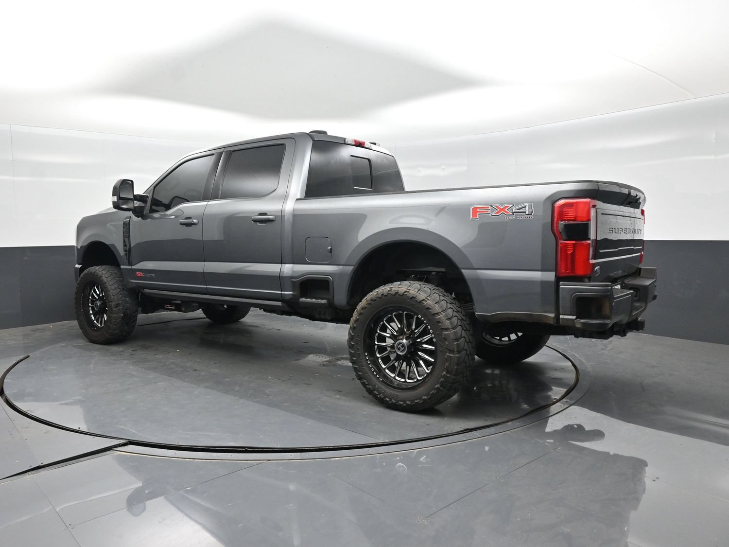 Used 2025 Ford F250 Platinum AWD/4WD image 5