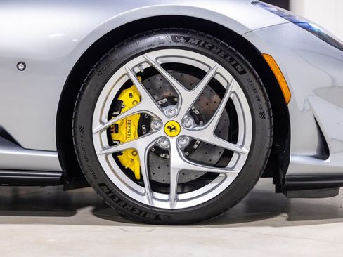 Used 2019 Ferrari 812 Superfast RWD image 22