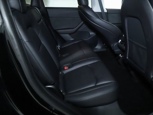 Used 2021 Tesla Model Y Long Range image 25