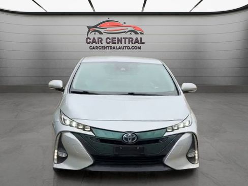 Used 2018 Toyota Prius Prime Advanced FWD image 8
