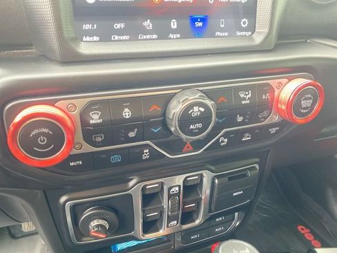 Used 2021 Jeep Wrangler Unlimited Sahara w/ Cold Weather Group AWD/4WD image 19