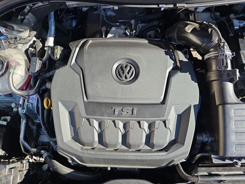 Used 2023 Volkswagen Tiguan SE R-Line image 39