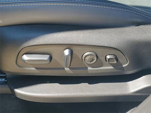 Used 2024 Buick Enclave Premium image 12