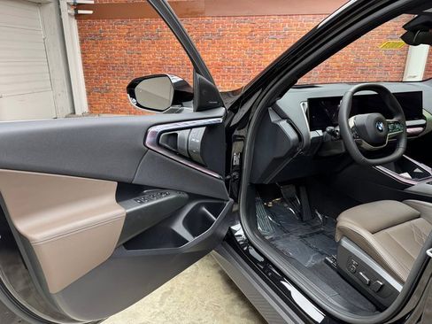 Certified 2025 BMW X3 xDrive30i w/ Premium Package image 9