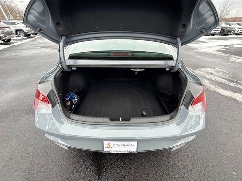 Used 2023 Hyundai Elantra Limited w/ Preferred Accessory Package image 25