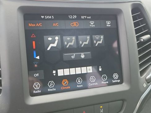 Certified 2022 Jeep Cherokee Latitude AWD/4WD image 27