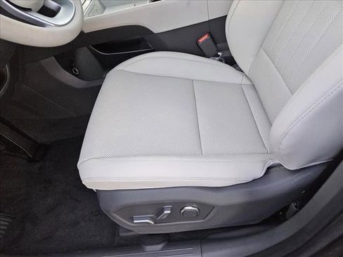 Certified 2025 Hyundai Santa Fe SEL image 4