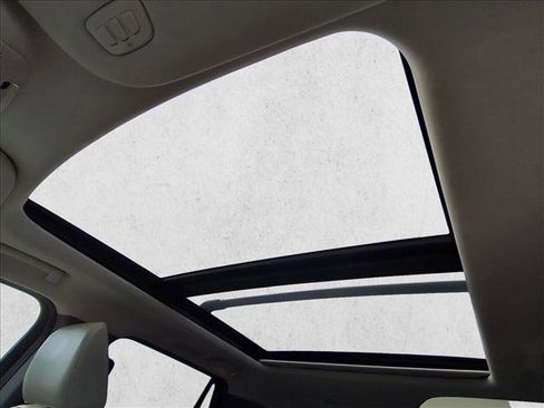 Used 2021 Ford Expedition XLT image 16