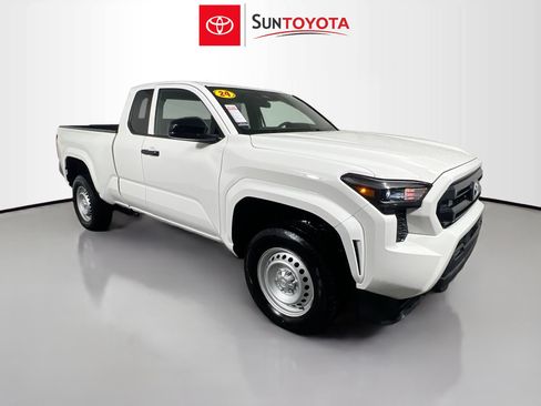 Used 2024 Toyota Tacoma SR image 1
