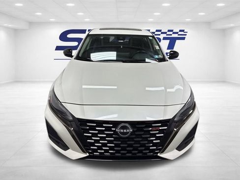 Used 2024 Nissan Altima 2.5 SR w/ SR Premium Package image 2