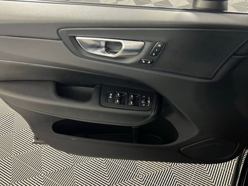 Used 2025 Volvo XC60 B5 Plus image 24