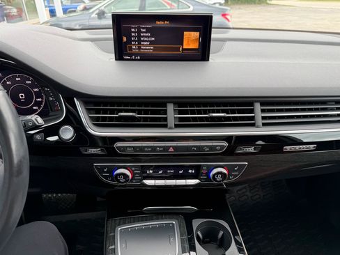 Used 2018 Audi Q7 3.0T Prestige w/ Prestige Package AWD/4WD image 40