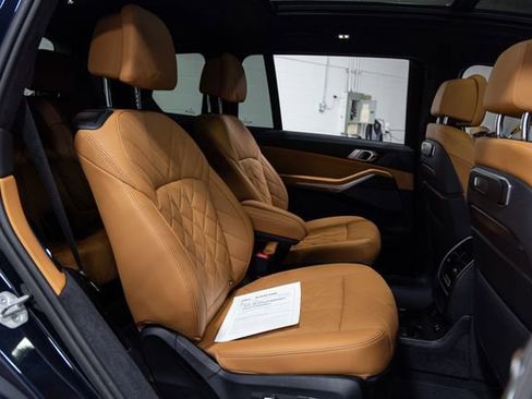 Certified 2024 BMW X7 xDrive40i w/ M Sport Package image 25