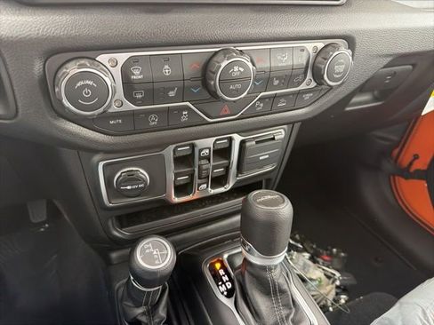 New 2026 Jeep Gladiator Sport AWD/4WD image 15